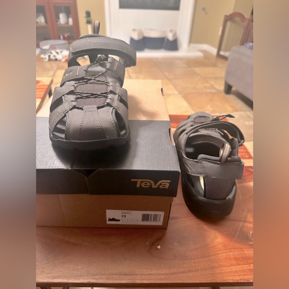 Teva Men’s Sandals! - Picture 1 of 2